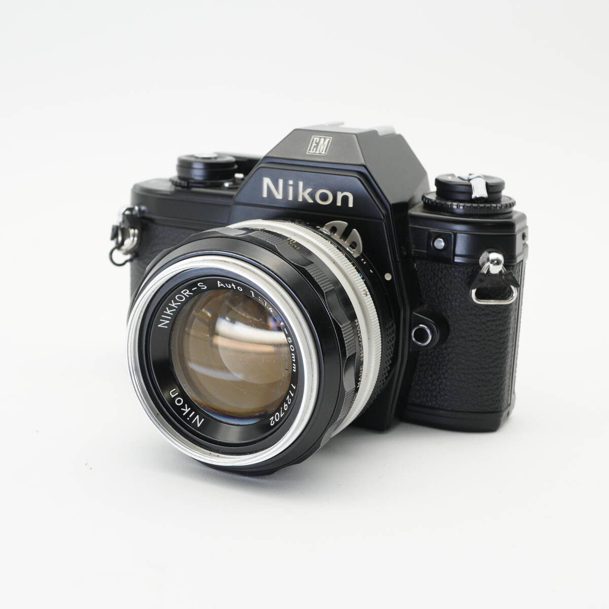 Yahoo!オークション -「nikon em」の落札相場・落札価格