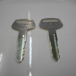 コピーキー複製品2種1組 コマツ KOMATSU 小松 100.615.626.637.648.659.600番 ユンボ 重機 建械 フォークリフト 注※純正品ではありません