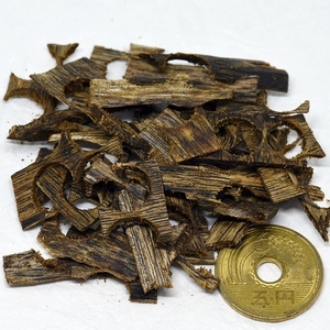 【訳あり】伽羅数珠玉の端材 グラム2980円 量り売り 1g 伽羅 緑油/沈香 香 沈水香木 香木 お香 線香 白檀 原木をお探しの方も