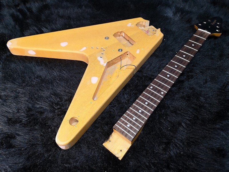 No,24❤️USED  ❤️特殊加工 唐草  フライングV エレキギター No,24❤️USED ❤️特殊加工 唐草 フライングV エレキギター No