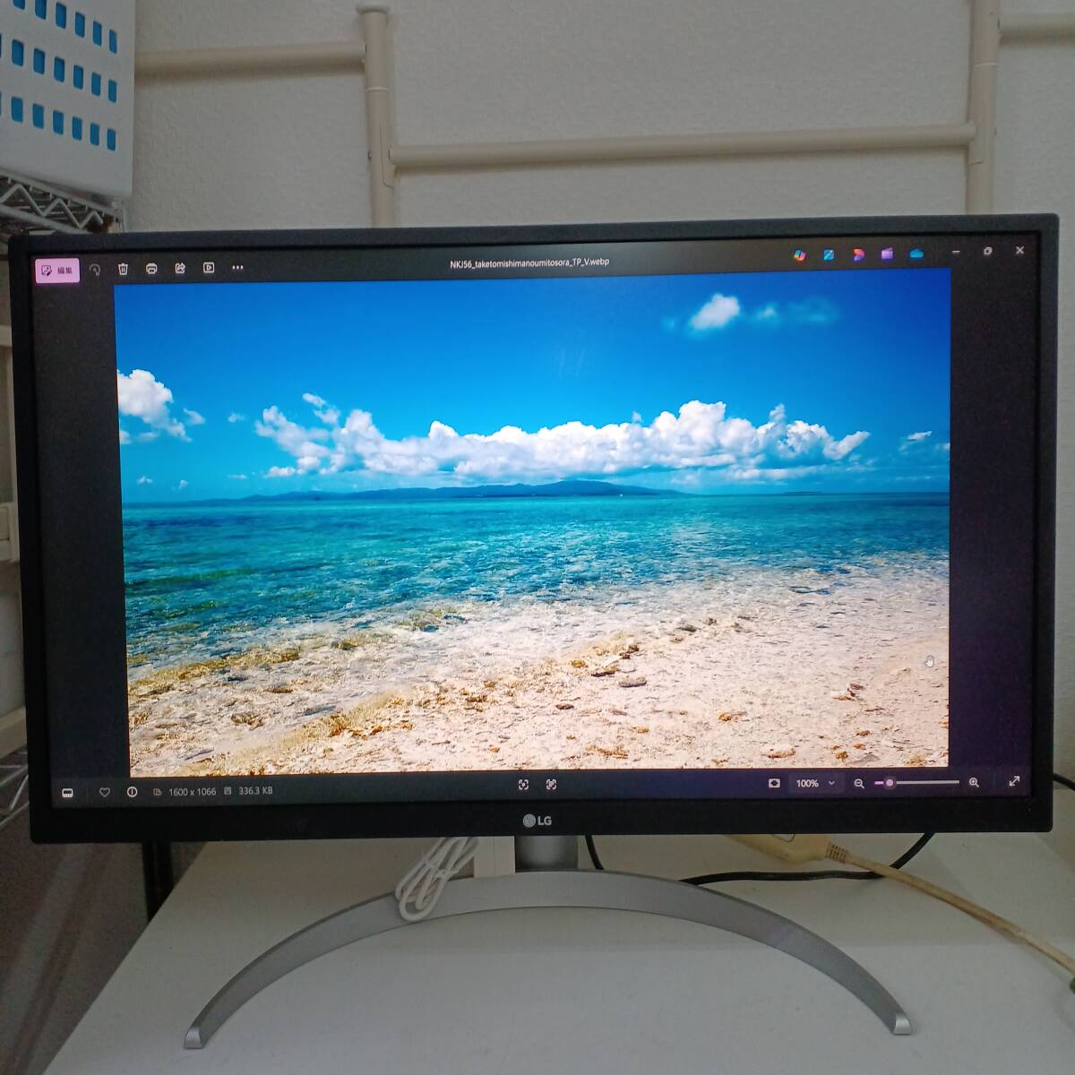 【大阪市上新庄直接可能】LG 31.5インチ液晶モニター、直接15,000円 大阪市上新庄直接可能】LG 31.5インチ液晶モニター、直接15,000