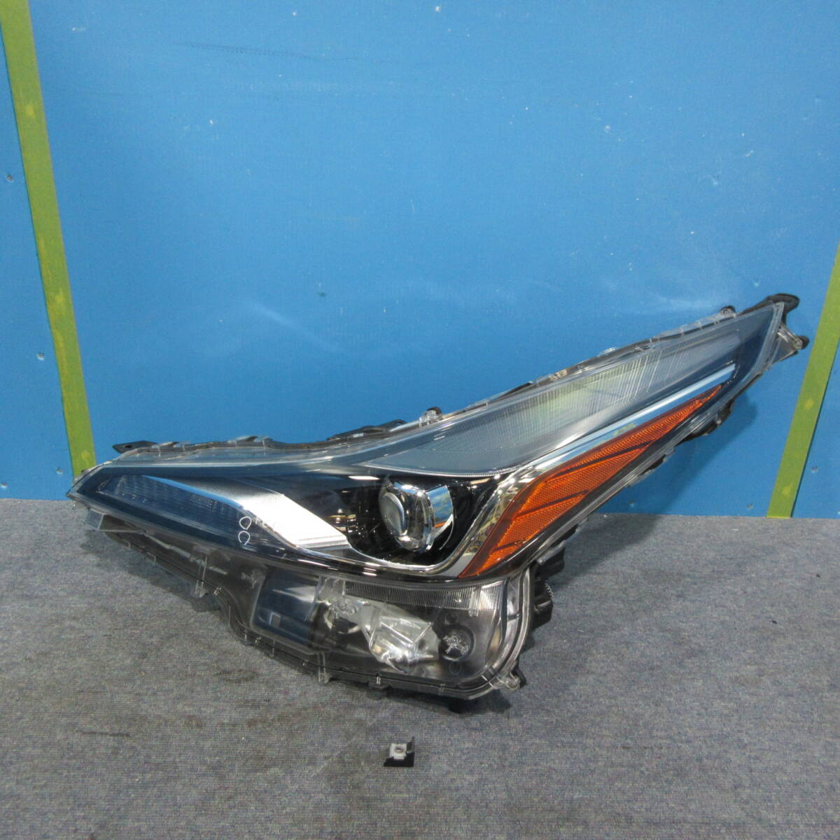 50プリウス前期　左ヘッドライト Amazon | プリウス 50系/ZVW50/ZVW51/ZVW55 純正 前期 左 ヘッド