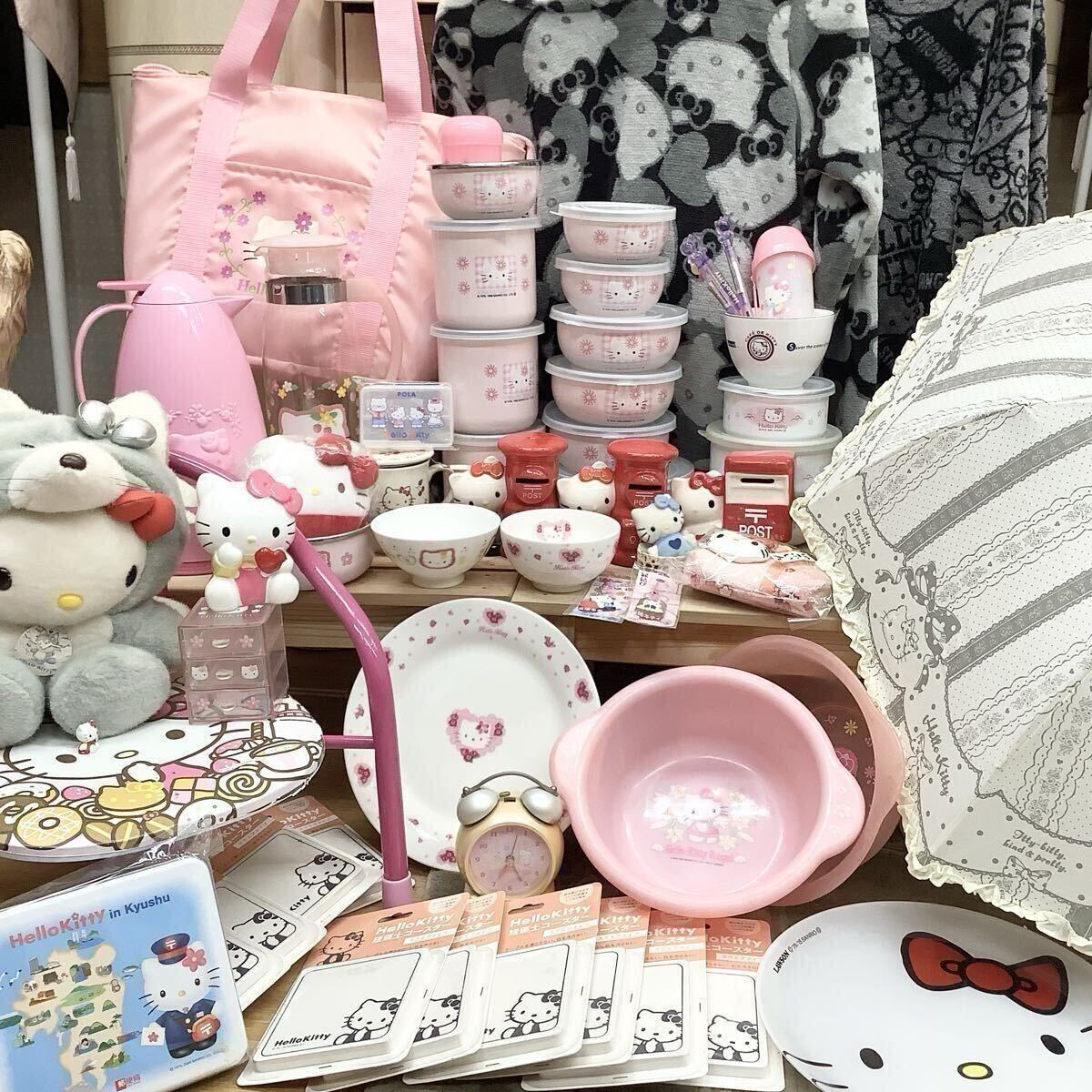 ハローキティ　グッズ　まとめ売り ハローキティ グッズ まとめ売りの通販 by uni's shop｜ラクマ