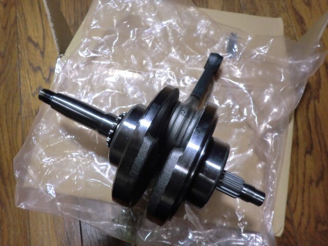 NSF100 クランクシャフト 中古　送料込み cs24_1.jpg