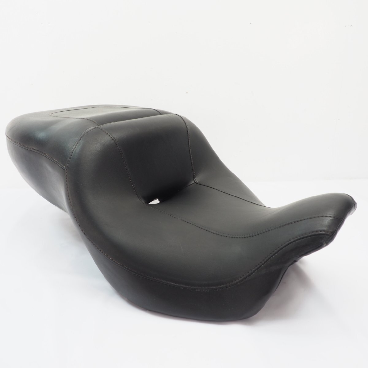 良品 ハーレー FLHR ロードキング 純正 メインシート フロントシート 良品 ハーレー FLHR ロードキング 純正 メインシート フロントシート