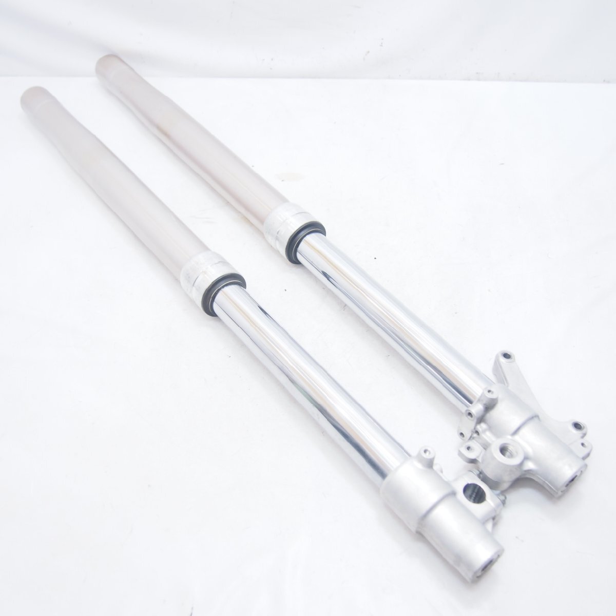 ヤマハ　プロンコ　送料込み　フロントフォーク　純正中古品 ヤマハ プロンコ 送料込み フロントフォーク 純正中古品 - メルカリ