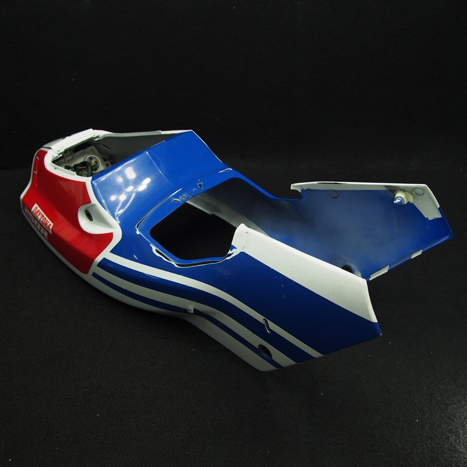 NSR250R MC18 1989年式　センターカウル Amazon | Bruce & Shark(ブルース・サメ) NSR250R カウル MC18