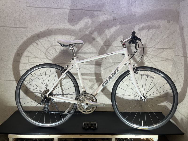 Giant escape R3 クロスバイク ホワイト ジャンク 2021 GIANT Bicycles | ESCAPE R3 (New 2022)