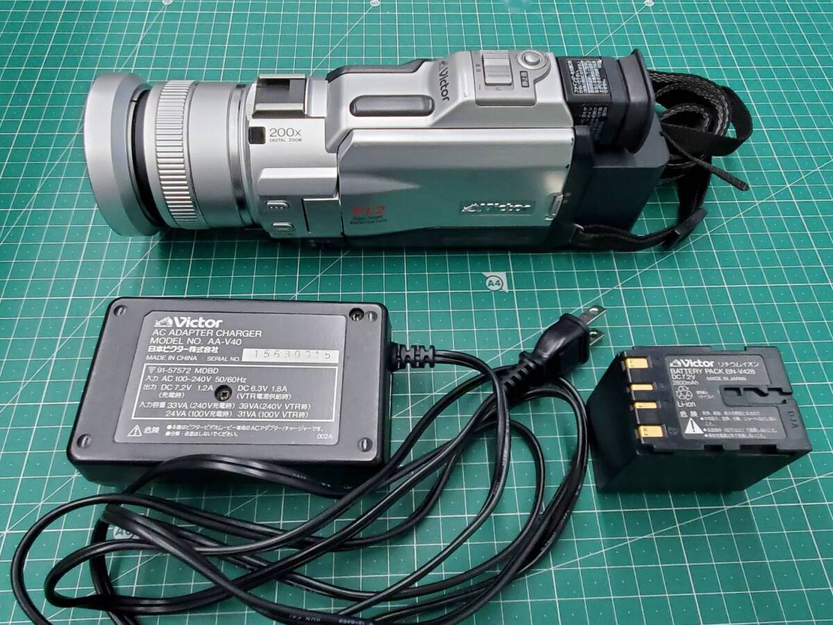 VictorJVC ビデオカメラ GR-DV3000 本体と付属品 VictorJVC ビデオ