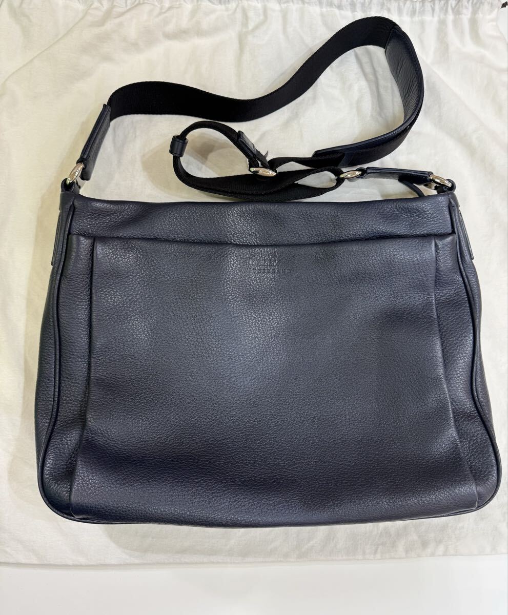 希少 未使用級 バリー ショルダーバッグ A4 メッセンジャー シボ革 ブラック 希少 未使用級 バリー ショルダーバッグ A4 メッセンジャー シボ