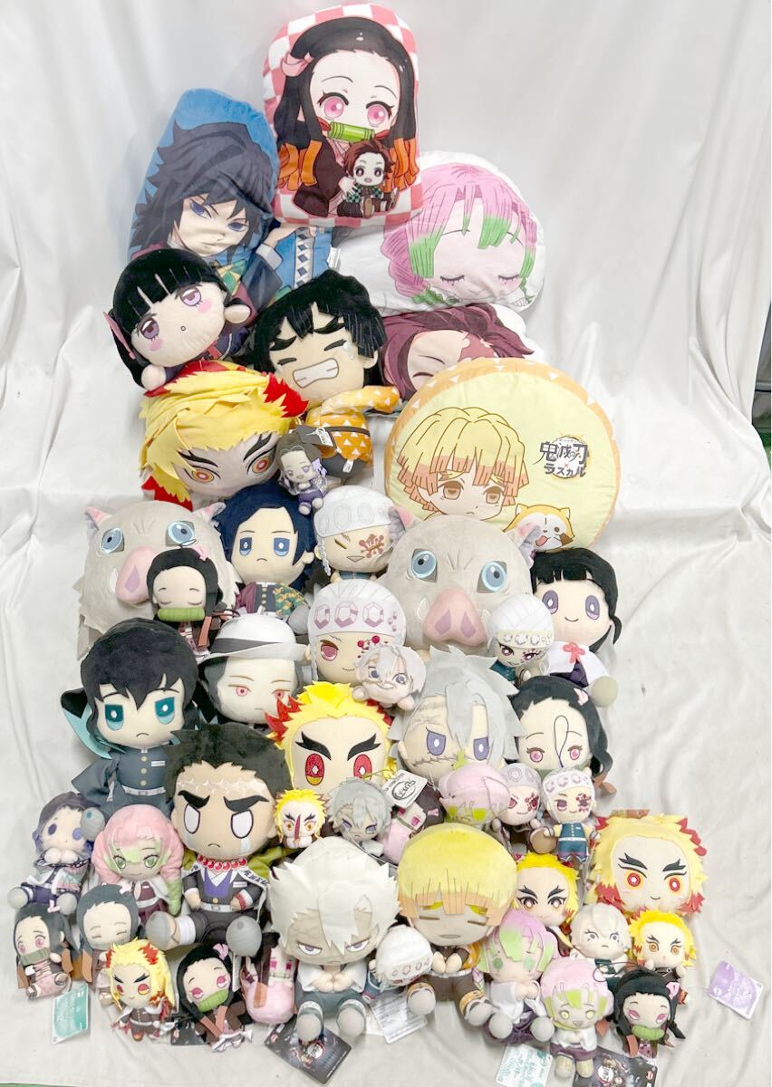 ☆鬼滅の刃　大量　まとめ売り　ぬいぐるみ　ストラップ　缶バッジ キーホルダー等☆ 新品】8点セット まとめ売り 鬼滅の刃 ぬいぐるみ キーホルダー
