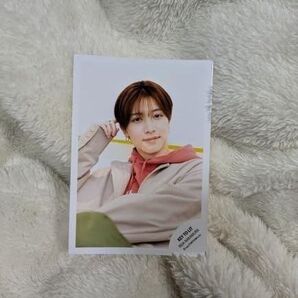 中村嶺亜公式写真③