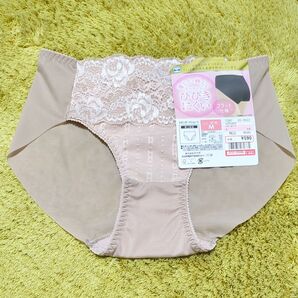 M 薄くて 軽くて アウターにひびきにくい ベージュ フラット仕様 スタンダード ショーツ タカギ しまむら パンツ 下着 肌着