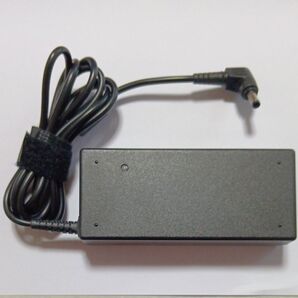 DELTA ACアダプター ADP-90SB BB 19V 4.74A 丸型 外径約5.5mmФ 内径2.5mmФ 中古品