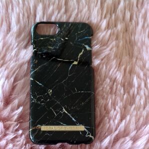 IDEAL OF SWEDEN iPhoneケース ブラックマーブル