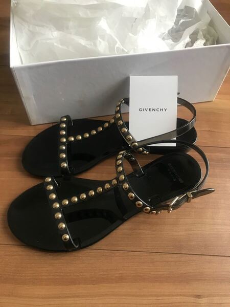 GIVENCHY/スタッズサンダル/美品　常識範囲でお値引き交渉受け付けます。