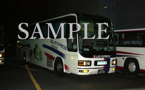 Ｆ【バス写真】L版１枚　阪神バス　エアロクイーンM　サラダエクスプレス