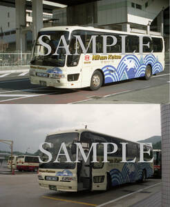 Ｆ【バス写真】L版２枚　日本交通　エアロバス　白うさぎラッピング車