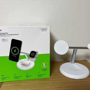 Belkin BoostCharge Pro 3-in-1 Magnetic Charging Stand ホワイト