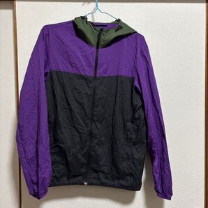 ユニクロ ポケッタブルパーカー