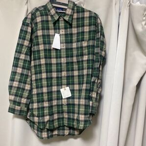 チェックシャツ