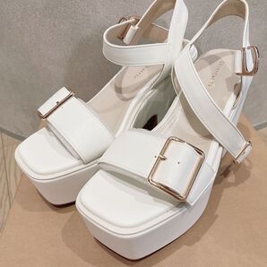 オリエンタルトラフィック ホワイト プラットフォームサンダル クロスストラップ