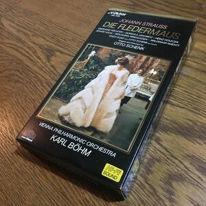 VHS*Victor*...[....] all bending beige m/ we n* Phil /yano Vitz /ve heater other *CIC* Victor video 