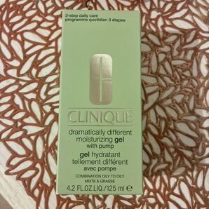 QULINIQUE ドラマティカリー ディファレント オイルフリー ジェル 125ml