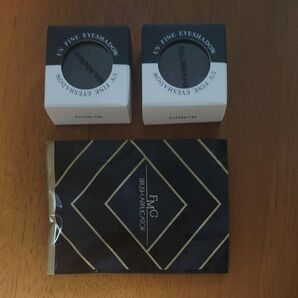Ms.Metro UV FINE EYESHADOW アイシャドウ 2個セット FMGブラシ付き