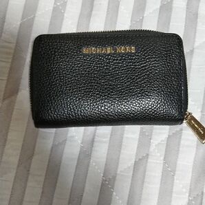 マイケル・コース。小銭入れ。レザー製。購入金額よりかなり安くしています。最終価格。