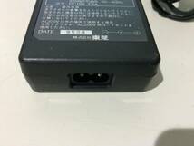 中古品 TOSHIBA UA0382P01 ACアダプタ 現状品_画像5