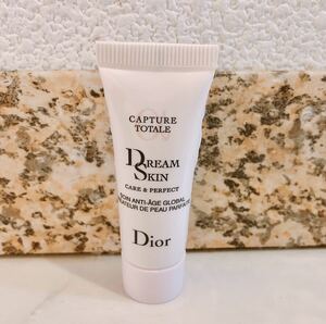 新品★今月入手　 dior ディオール カプチュール ケア&パーフェクト乳液 サンプル　7ml（3,080円相当）