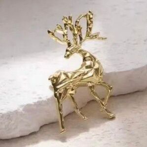 ブローチ シカ 鹿 ゴールドカラー 上品 華麗 清楚 エレガント かわいい 可愛い フォーマル アクセサリーピン