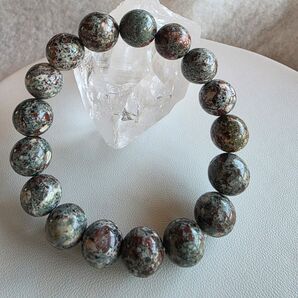 期間限定価格【希少国産石】群馬県産 ガーネットイン ブレスレット 12㎜ N_244
