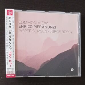 コモンビュー Eピエラヌンツィ、J サムセン、J ロッシー