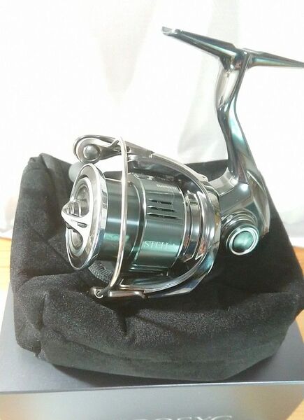 美品 シマノ 22ステラ C2500SXG