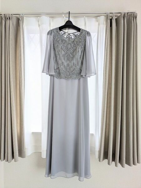 イギン ロングドレス グレー レース刺繍 ケープ袖 マキシ丈 結婚式 パーティー