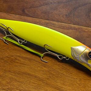 バスデイ ハーデス125 シーバス