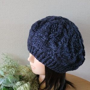 【 90歳の手仕事 】手編みニット帽 ブルー系 ケーブル編み ベレー帽風