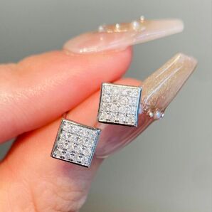 ▼ 天然ダイヤモンドピアスk18 ダイヤモンドスクエアピアス