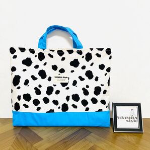 レッスンバッグ ハンドメイド 牛柄×水色 大きめ 絵本袋 トートバッグ 保育園 手提げ 入園入学 入園入学グッズ 図書バッグ 絵本