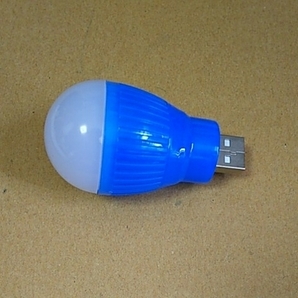 ◆電球型 LEDライト USBポートに差すだけパッと点灯 ブルー