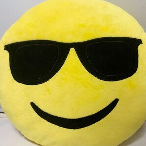 サンキューマート 絵文字クッション サングラス スマイル