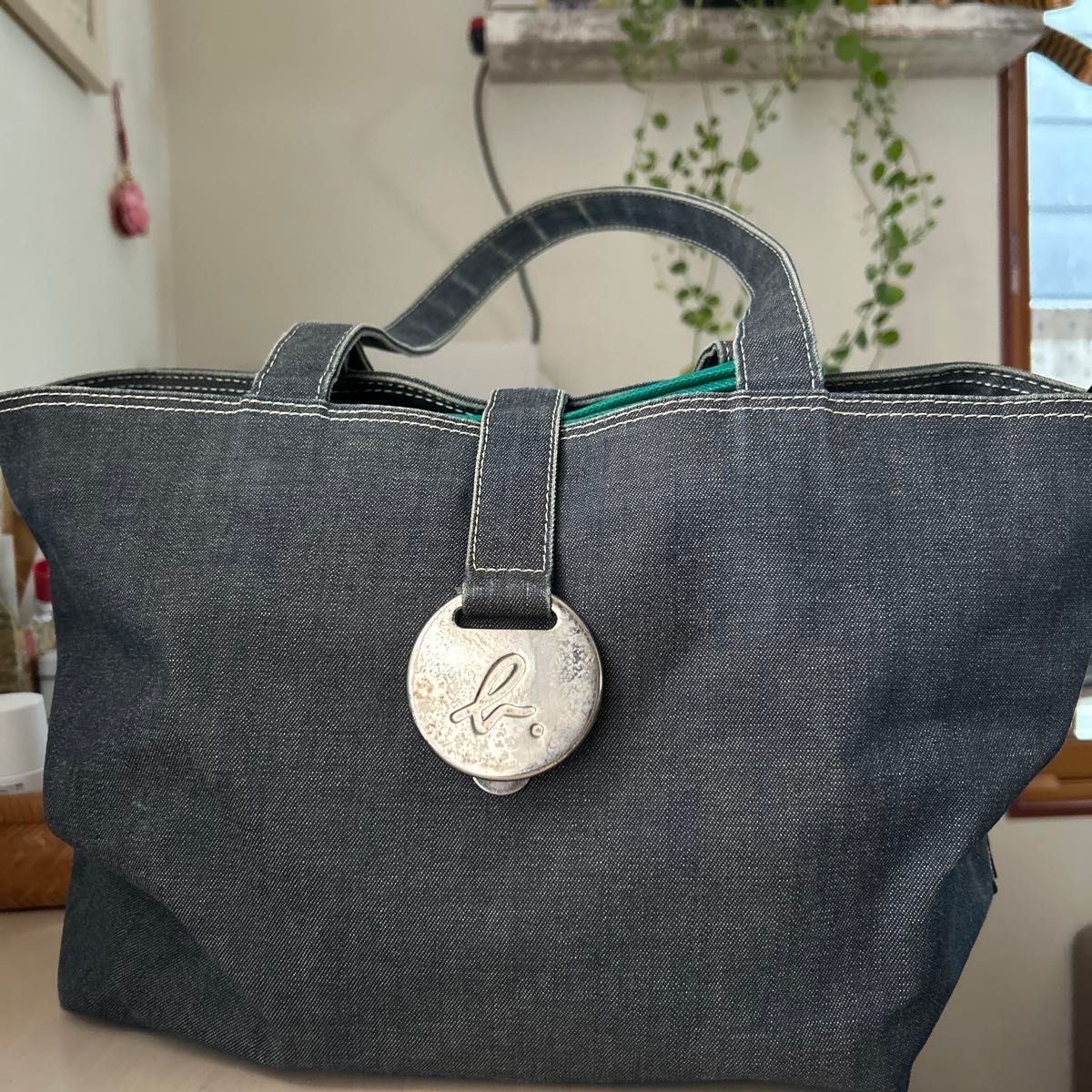 アニエスベー agnes b. デニム トートバッグ ロゴチャーム付き
