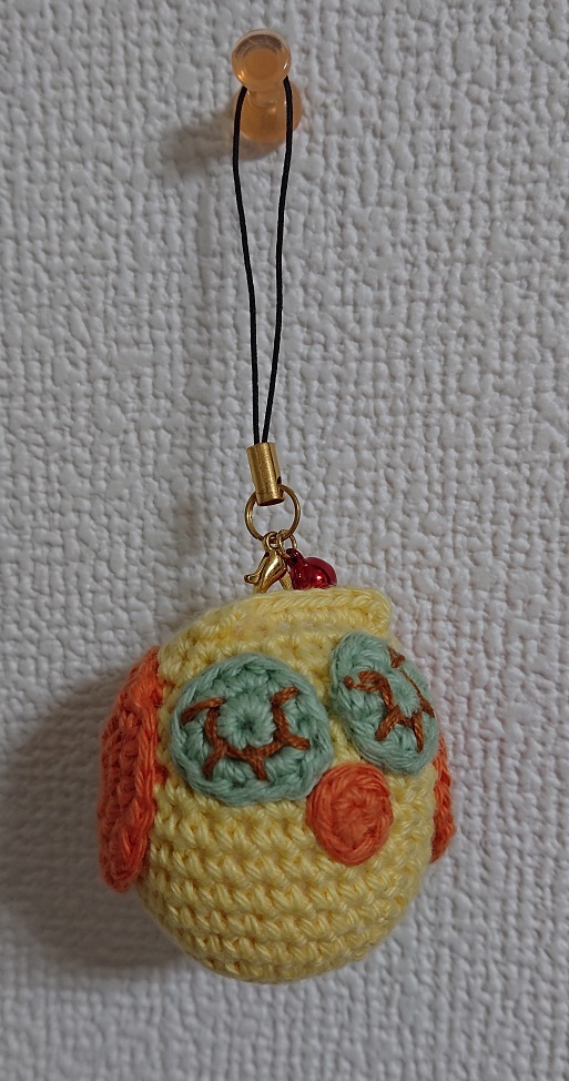 [Handgefertigt] Eulen-Gelb-Orange-Glocke, Gesamtlänge ca. 5cm Amigurumi-Riemen handgestrickt☆, Spielzeug, Spiel, Plüschtier, Amigurumi