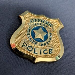 ズートピア 警察バッジ レプリカ 公式 ジュディ ニック