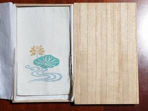  west . another woven .... gold . fukusa clothes ... approximately 19.8×12. tree boxed [1739]