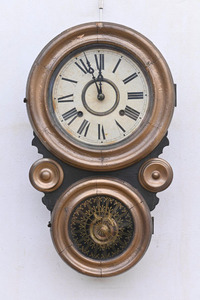 Z231 アンティーク 機械式 アナログ ゼンマイ式 掛時計 壁掛け時計 振り子時計 だるま時計 4つ玉 四つ丸
