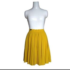 山吹色 フレアスカート ひざ丈スカート プリーツスカート イエロー M