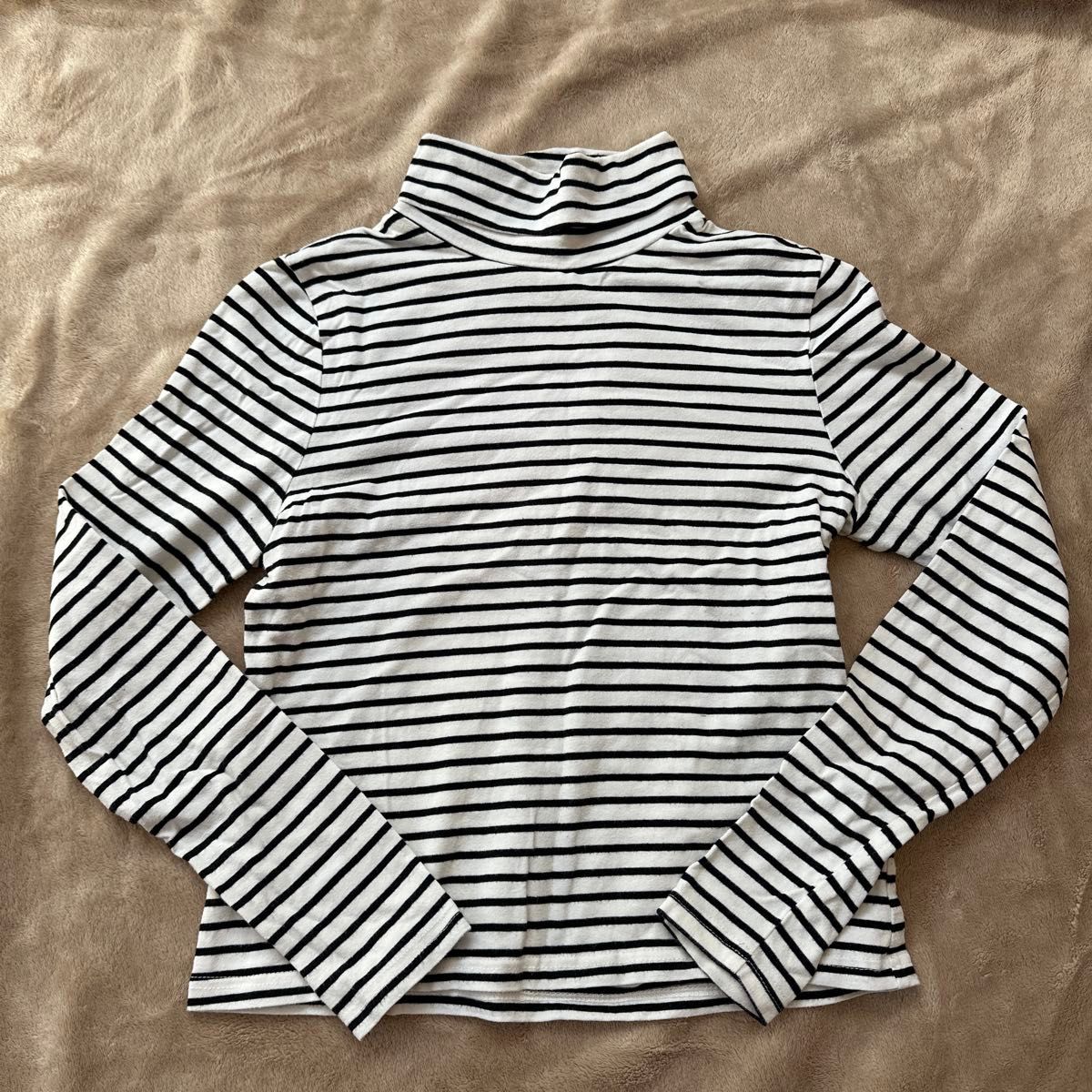 長袖　タートルネックtシャツ 長袖Tシャツ カットソー ボーダー　ブラック×ホワイト　ティティアンドコー　Sサイズ